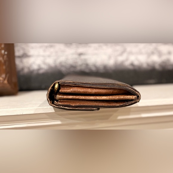 Authentic Vintage Louis Vuitton Monogram Sarah Wallet - Picture 11 of 13